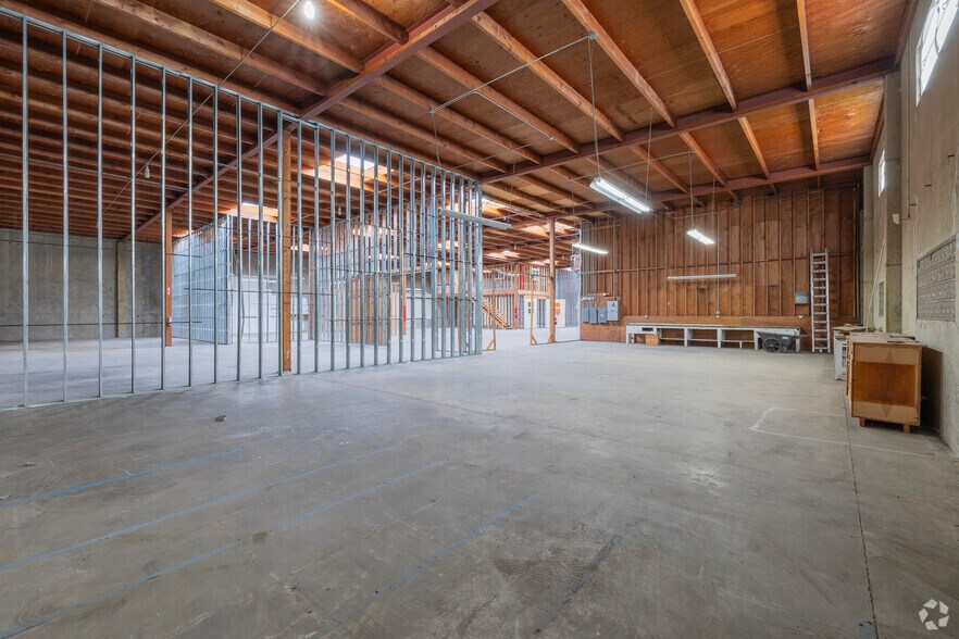 More Photos Of 1680 14th St, Oakland Warehouse For Sale