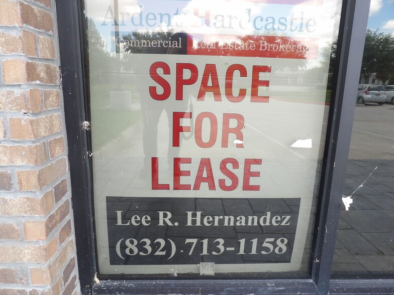 More Photos Of 3401 East Blvd, Deer Park Storefront For Lease