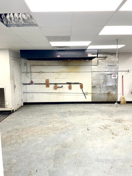 More Photos Of 1840 Hampton St, Columbia Storefront Retail Residential For Lease