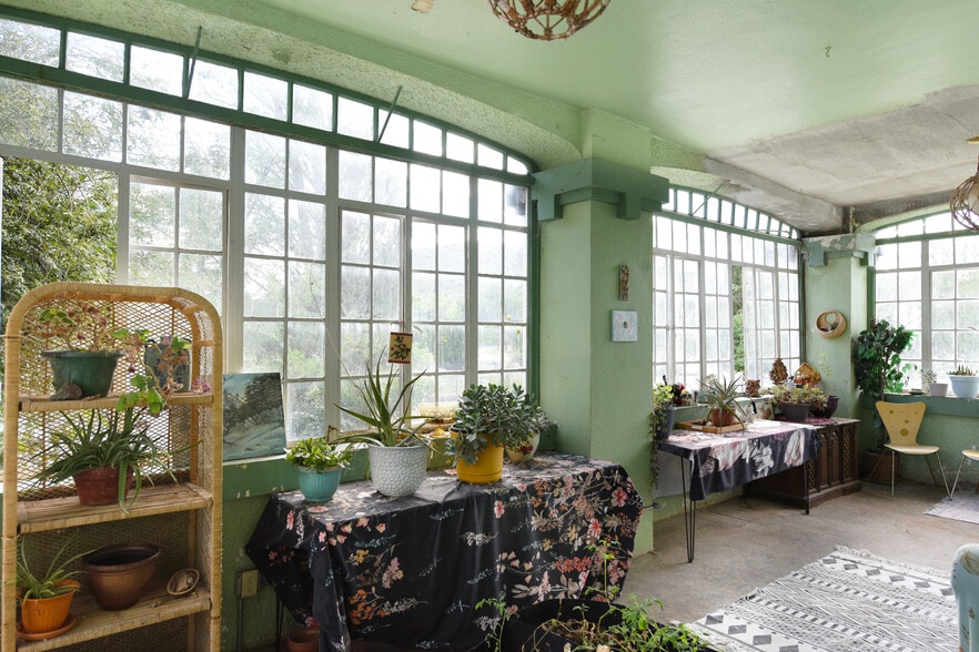 More Photos Of 200 E Vista St, Bisbee Movie Radio TVStudio For Sale