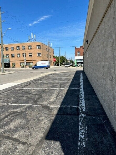 More Photos Of 1440 Main St E, Hamilton Storefront For Lease