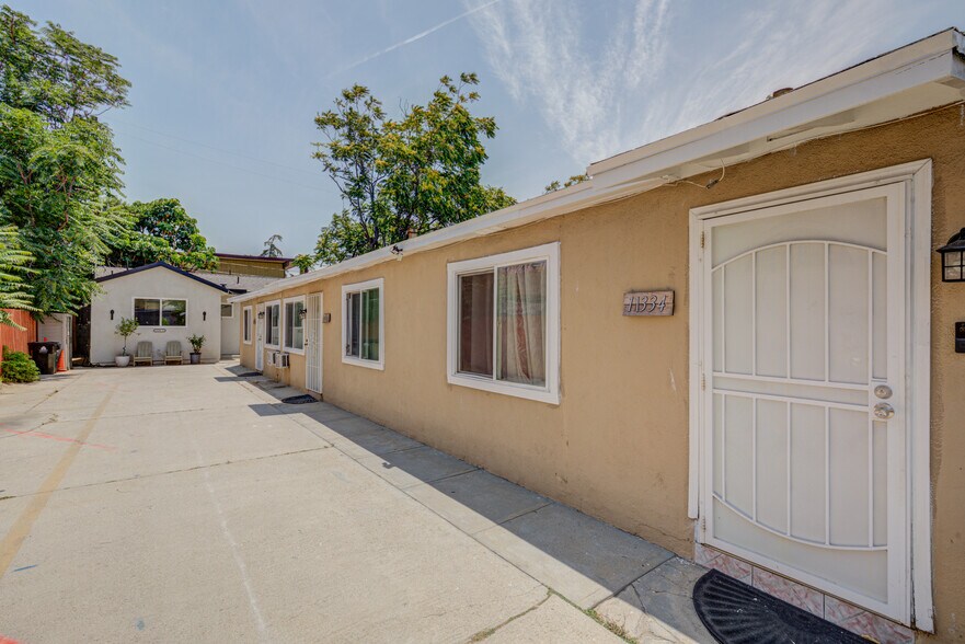 More Photos Of 11334 Oxnard St, North Hollywood Apartments For Sale