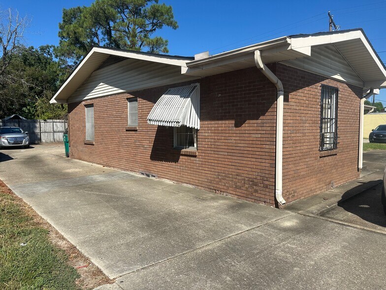 More Photos Of 1405 Moss St, Lafayette Office For Sale