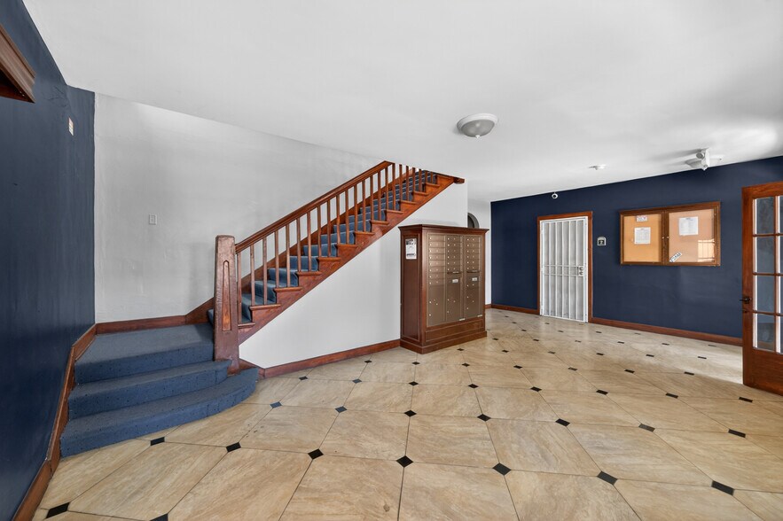 More Photos Of 635 Elm Ave, Long Beach Apartments For Sale