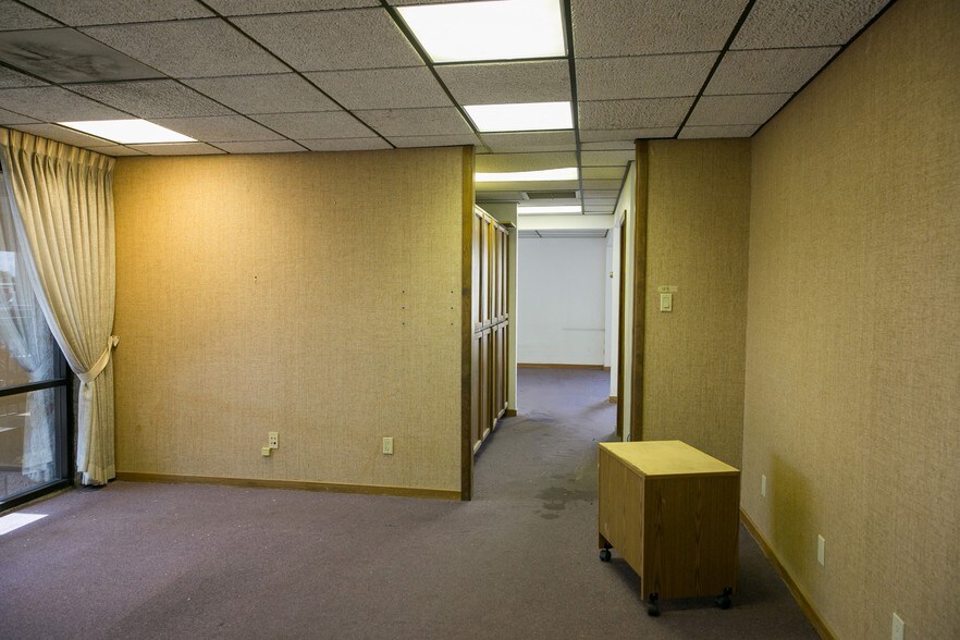 More Photos Of 165 E Southern Ave, Mesa Loft Creative Space For Lease