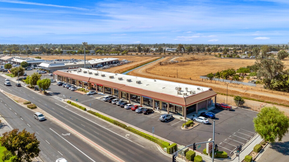 More Photos Of 1410 Country Club Dr, Madera Unknown For Lease