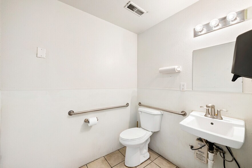 More Photos Of 80 Allegiance Cir, Evanston Industrial For Lease