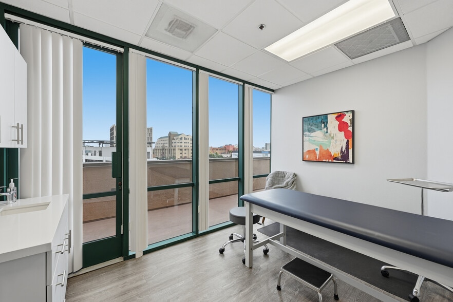More Photos Of 4033 3rd Ave, San Diego Medical For Lease