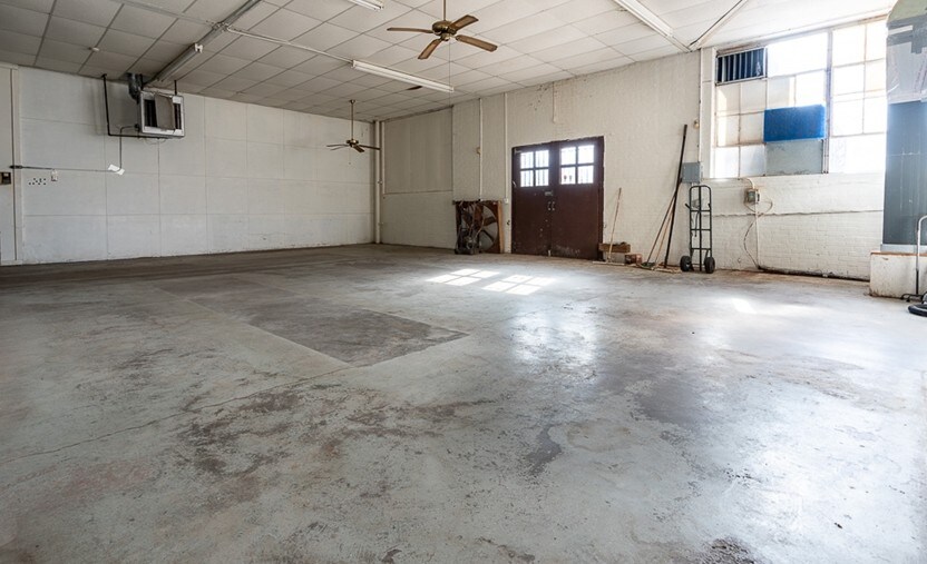 More Photos Of 227 S Philadelphia Ave, Shawnee Warehouse For Sale