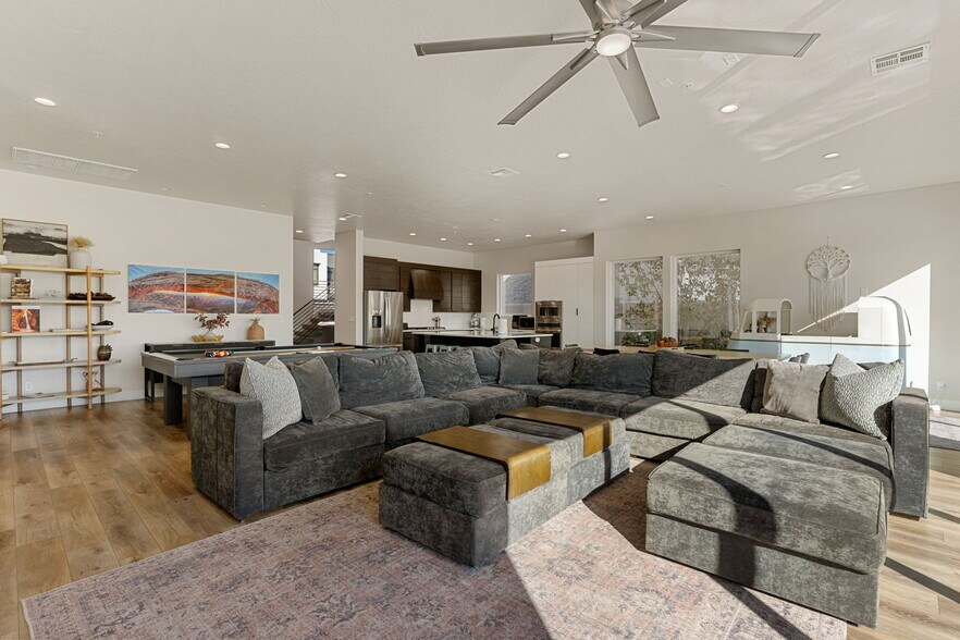 More Photos Of 2248 N Double Eagle Ln, Washington Specialty For Sale