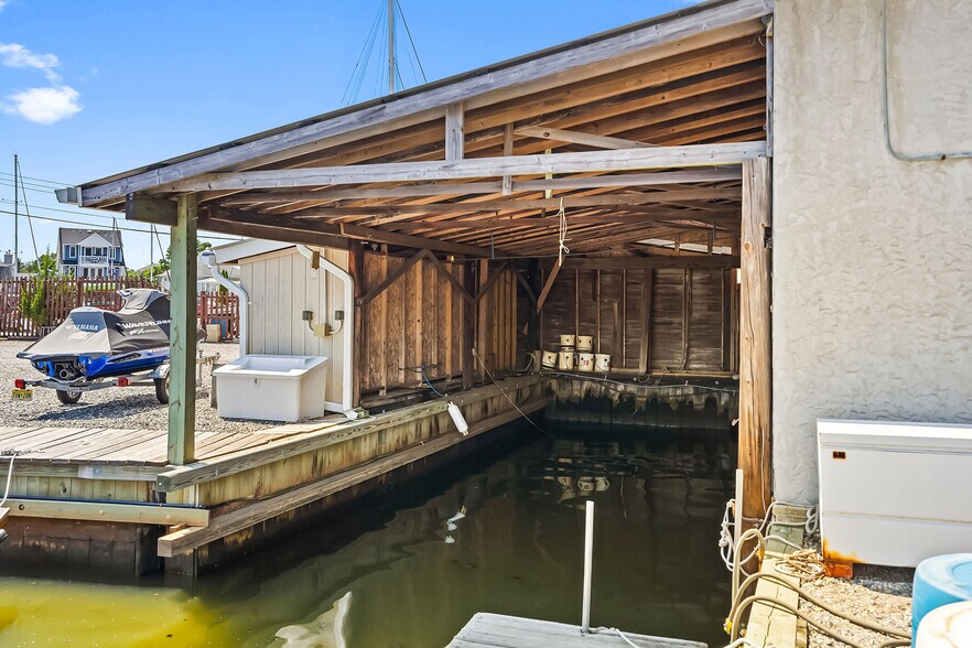 More Photos Of 120 Harbor Inn Rd, Bayville Marina For Sale
