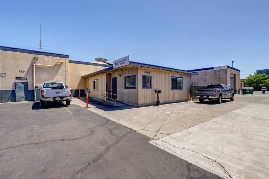 More Photos Of 210 Classic Ct, Rohnert Park Warehouse For Lease