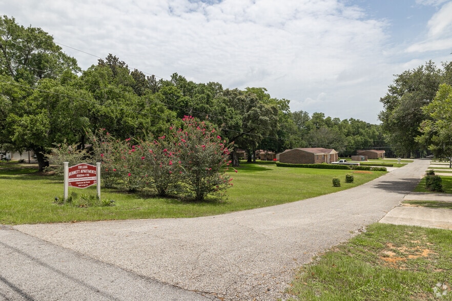 More Photos Of 8640 Jernigan Rd, Pensacola Apartments For Sale