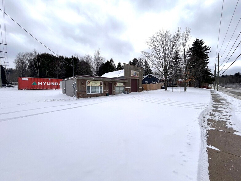 More Photos Of 156 Robert St W, Penetanguishene Freestanding For Sale