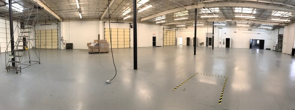 More Photos Of 472 Grimes Blvd, Lexington Warehouse For Lease