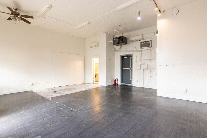 More Photos Of 3933 1/2-3939 1/2 W Colfax Ave, Denver Unknown For Lease