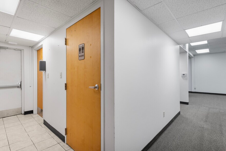 More Photos Of 421 S Beckham Ave, Tyler Medical For Lease