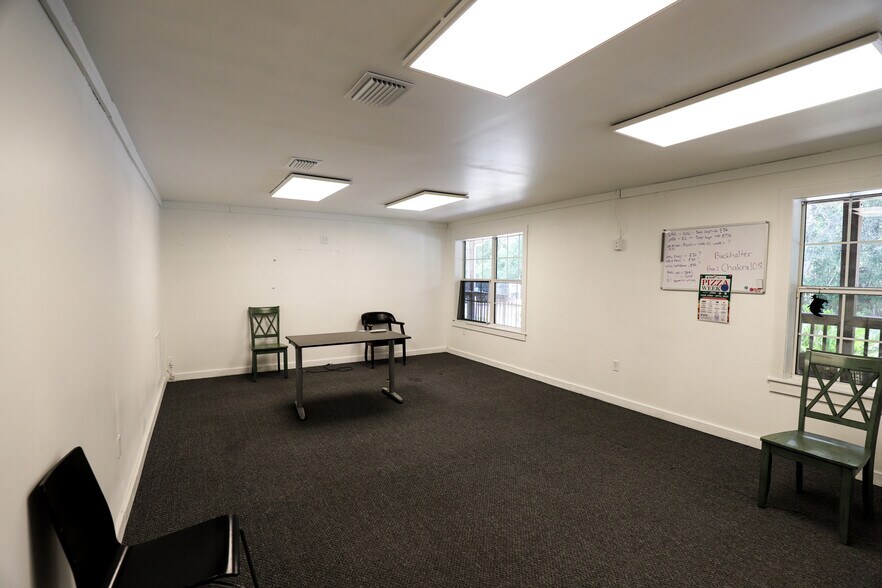 More Photos Of 13723 NW US Highway 441, Alachua General Retail For Lease