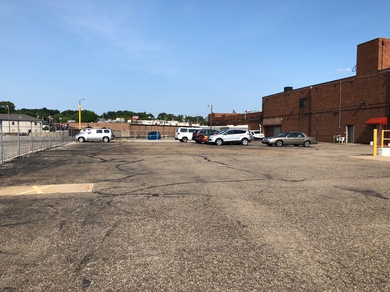 More Photos Of 280 NW Federal Ave, Massillon Light Manufacturing For Lease