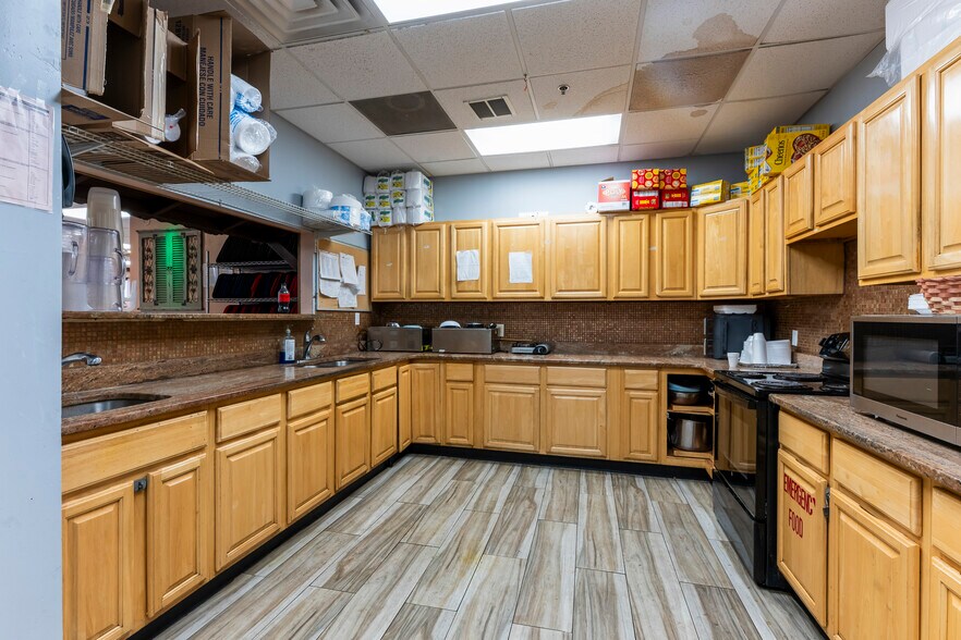 More Photos Of 1501 Livingston Ave, North Brunswick Medical For Lease