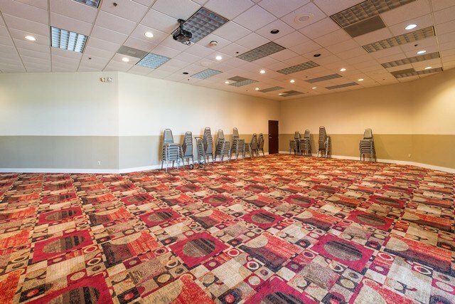 More Photos Of 3605 S US Highway 75, Sherman Hotel For Lease