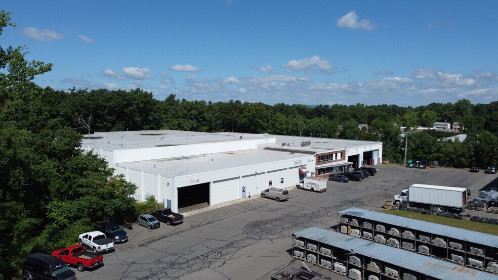 More Photos Of 372 Pasco Rd, Springfield Warehouse For Lease