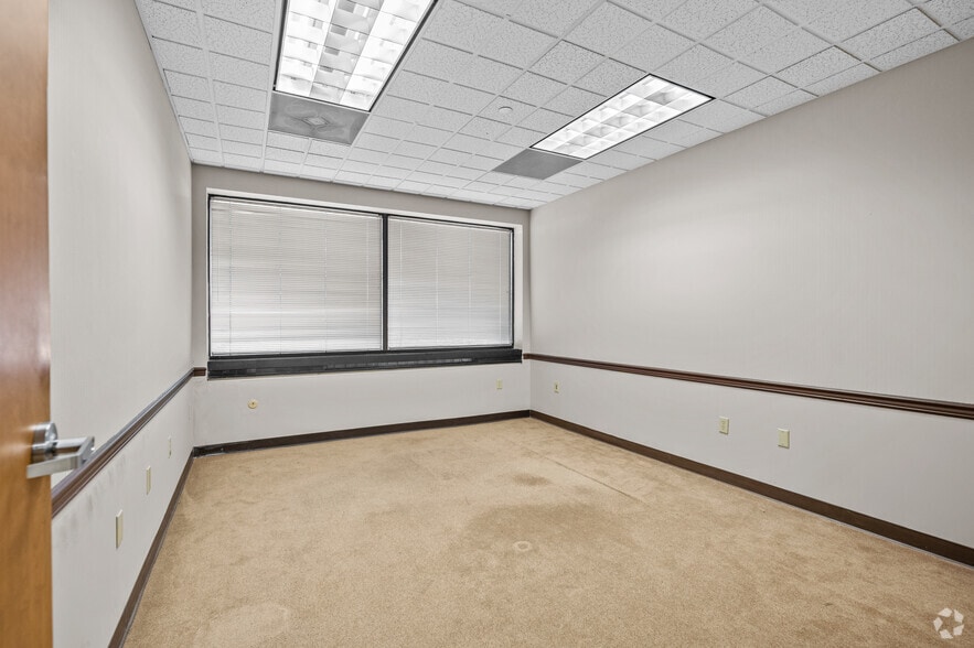 More Photos Of 1100 Berkshire Blvd, Wyomissing Medical For Lease