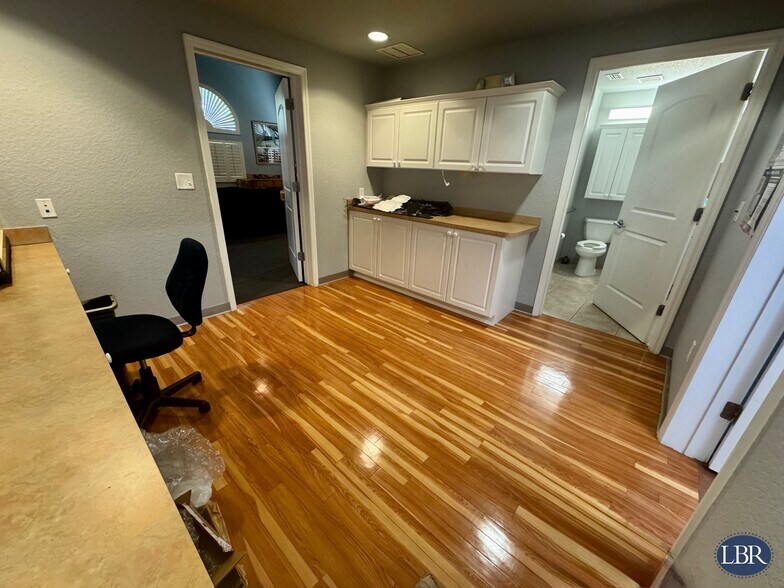 More Photos Of 2405 W New Haven Ave, Melbourne Freestanding For Sale