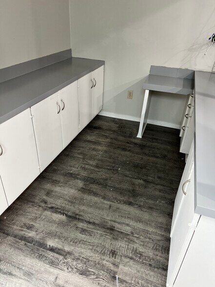 More Photos Of 1900 Kirby Pky, Germantown Medical For Sale