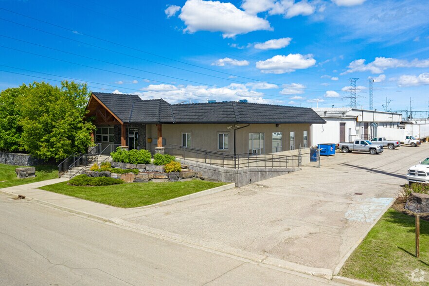 Primary Photo Of 1212 34th Ave SE, Calgary Warehouse For Lease
