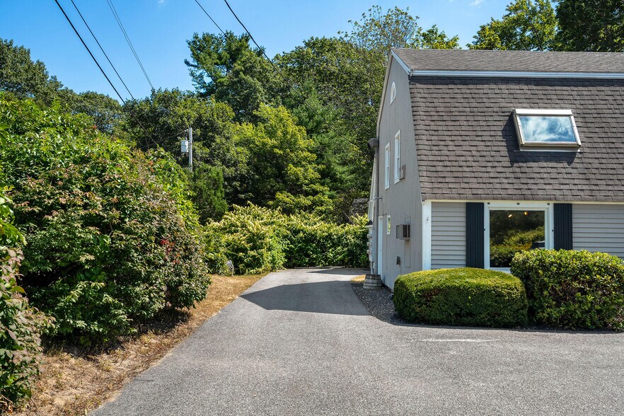 More Photos Of 2049 Post Rd, Wells General Retail For Sale