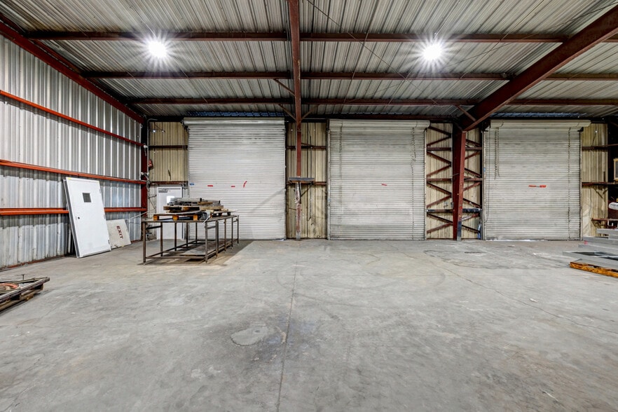 More Photos Of 3635 Polaris Ave, Las Vegas Industrial For Lease