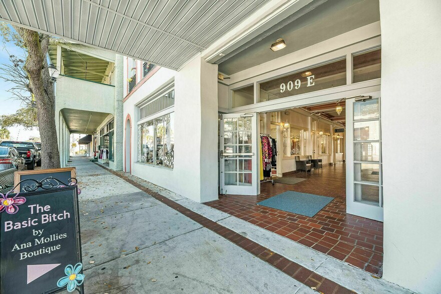 More Photos Of 909 E New Haven Ave, Melbourne Storefront Retail Residential For Lease