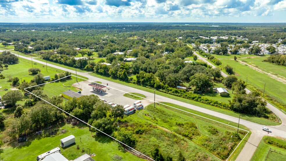 More Photos Of 9836 SW County Road 761, Arcadia General Retail For Sale