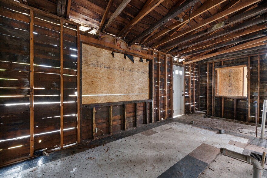 More Photos Of 6328 N College Ave, Indianapolis Freestanding For Sale