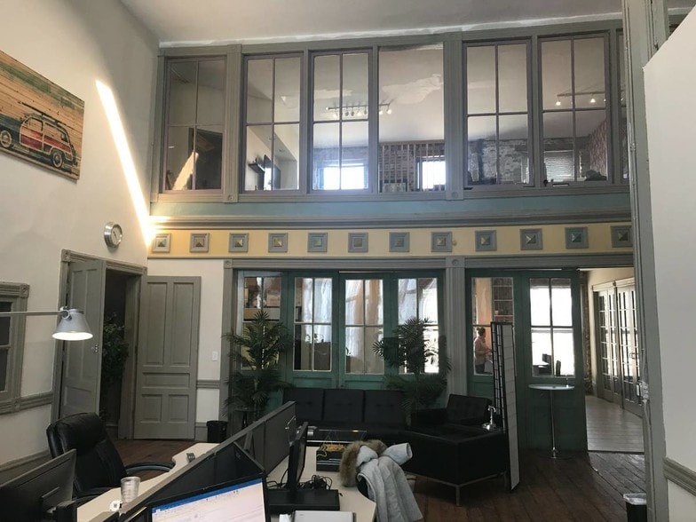 More Photos Of 2250 W Grand Ave, Chicago Storefront Retail Office For Lease