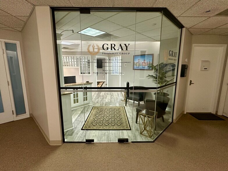 More Photos Of 1650 Elm St, Manchester Medical For Sale