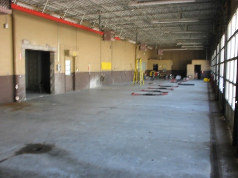 More Photos Of 4635 Northfield Rd, Cleveland Freestanding For Lease