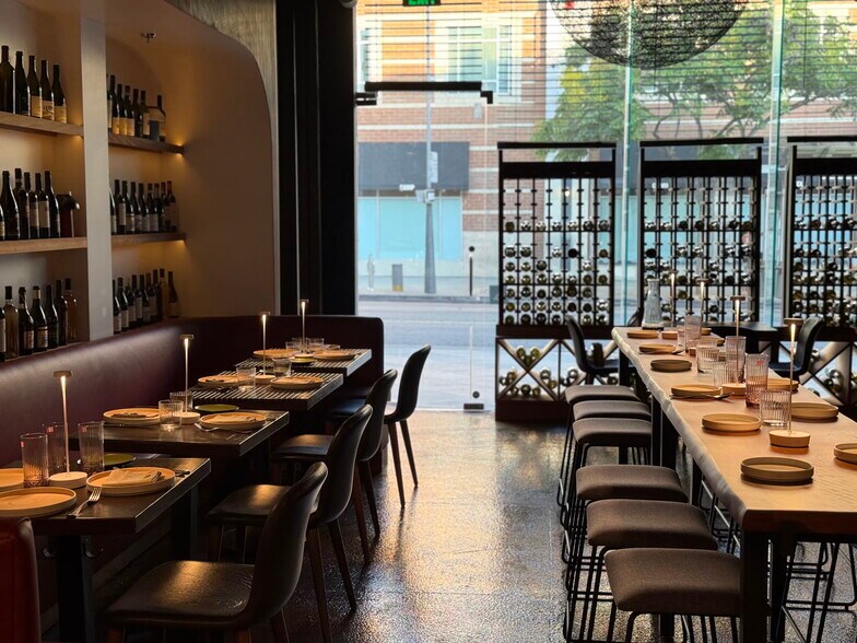 More Photos Of 401-415 Santa Monica Blvd, Santa Monica General Retail For Lease
