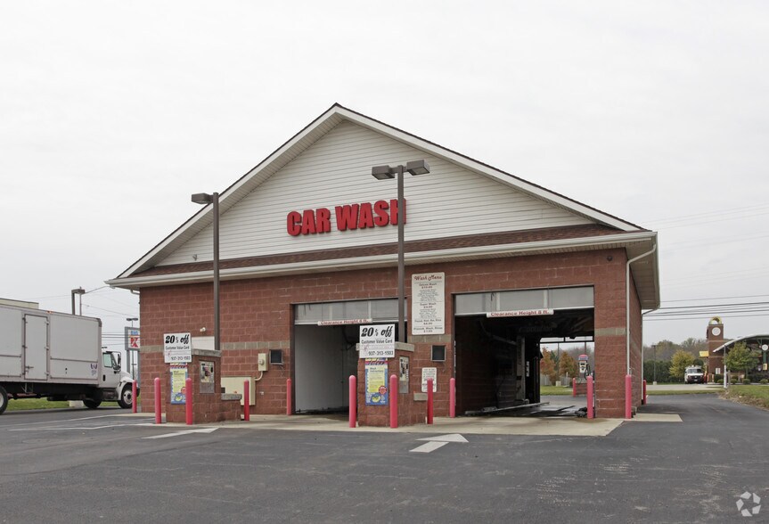 Primary Photo Of 1708 N Barron St, Eaton Carwash For Sale