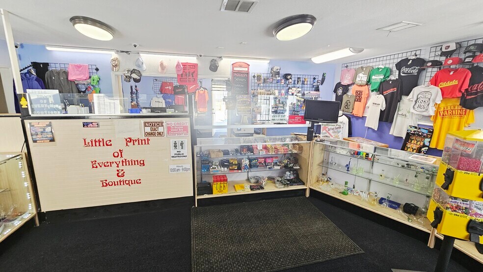 More Photos Of 306-308 Roberts Ln, Bakersfield Storefront Retail Residential For Sale