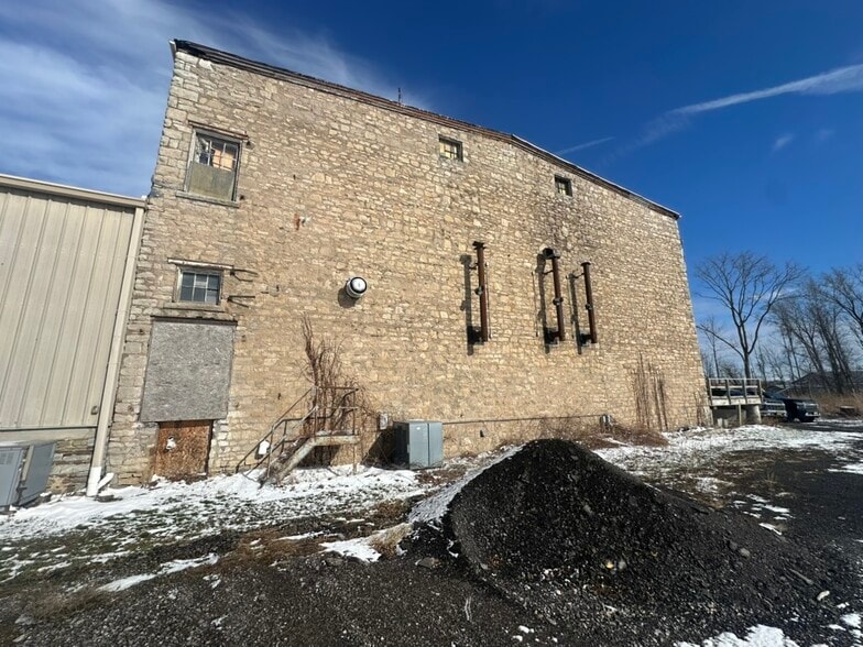 More Photos Of 638 Lake St, Wilson Freestanding For Sale