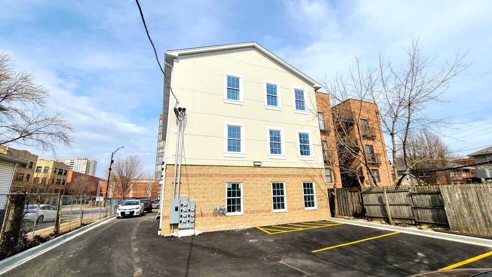 More Photos Of 7441 N Rogers Ave, Chicago Multifamily For Sale
