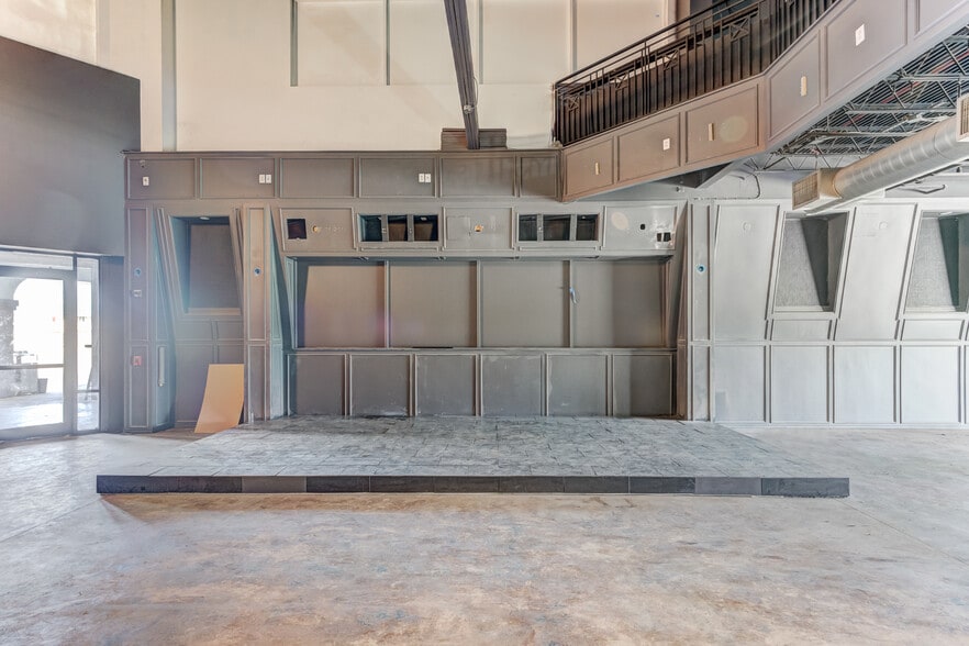 More Photos Of 324 Fm-1960 Rd, Houston General Retail For Sale