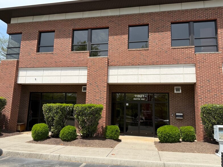 More Photos Of 11921 Kingston Pike, Farragut Storefront For Lease