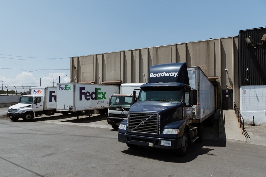 More Photos Of 7001 Anpesil Dr, North Bergen Warehouse For Lease