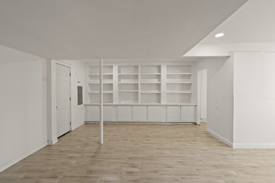 More Photos Of 1825 Baker St, Bakersfield Specialty For Sale