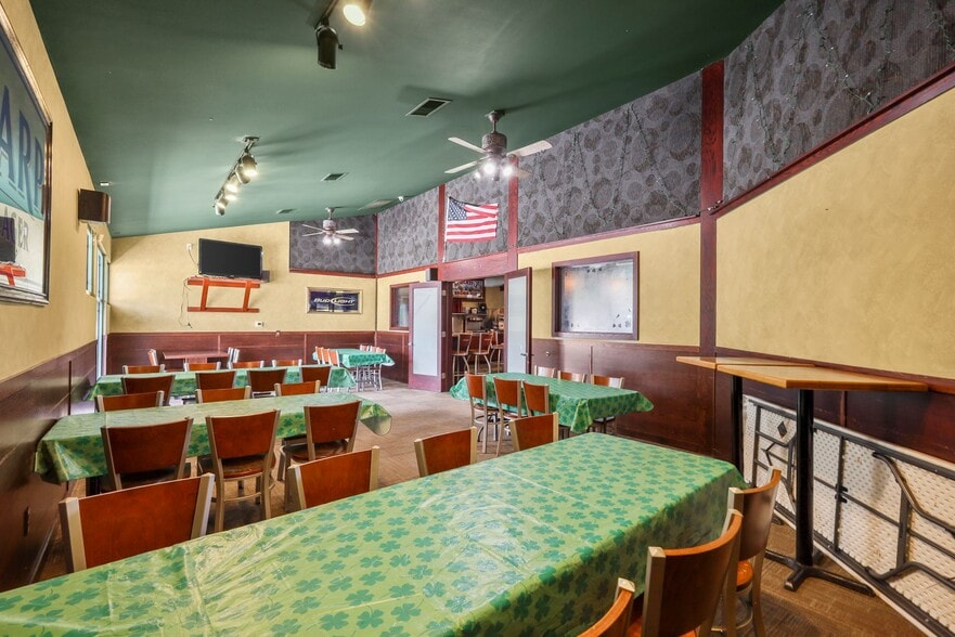 More Photos Of 830 Oregon Center Dr, Oregon Restaurant For Sale