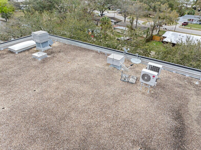 More Photos Of 6801 E Hillsborough Ave, Tampa Office Residential For Lease