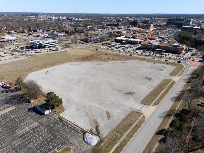 More Photos Of Maryland @ Walnut Lawn, Springfield Land For Sale